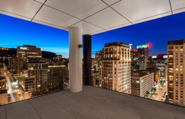 Condo For Sale In Montréal (Ville-Marie)