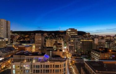 Condo For Sale In Montréal (Ville-Marie)