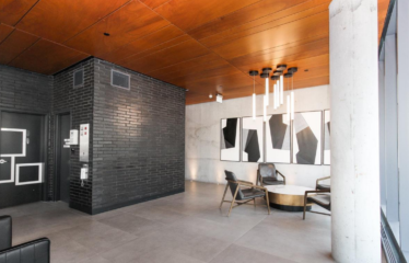200 Boul. Marcel-Laurin (Saint-Laurent)