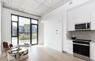 200 Boul. Marcel-Laurin (Saint-Laurent)