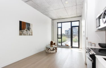 200 Boul. Marcel-Laurin (Saint-Laurent)