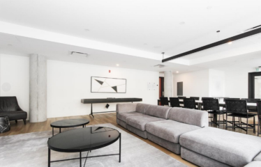 200 Boul. Marcel-Laurin (Saint-Laurent)